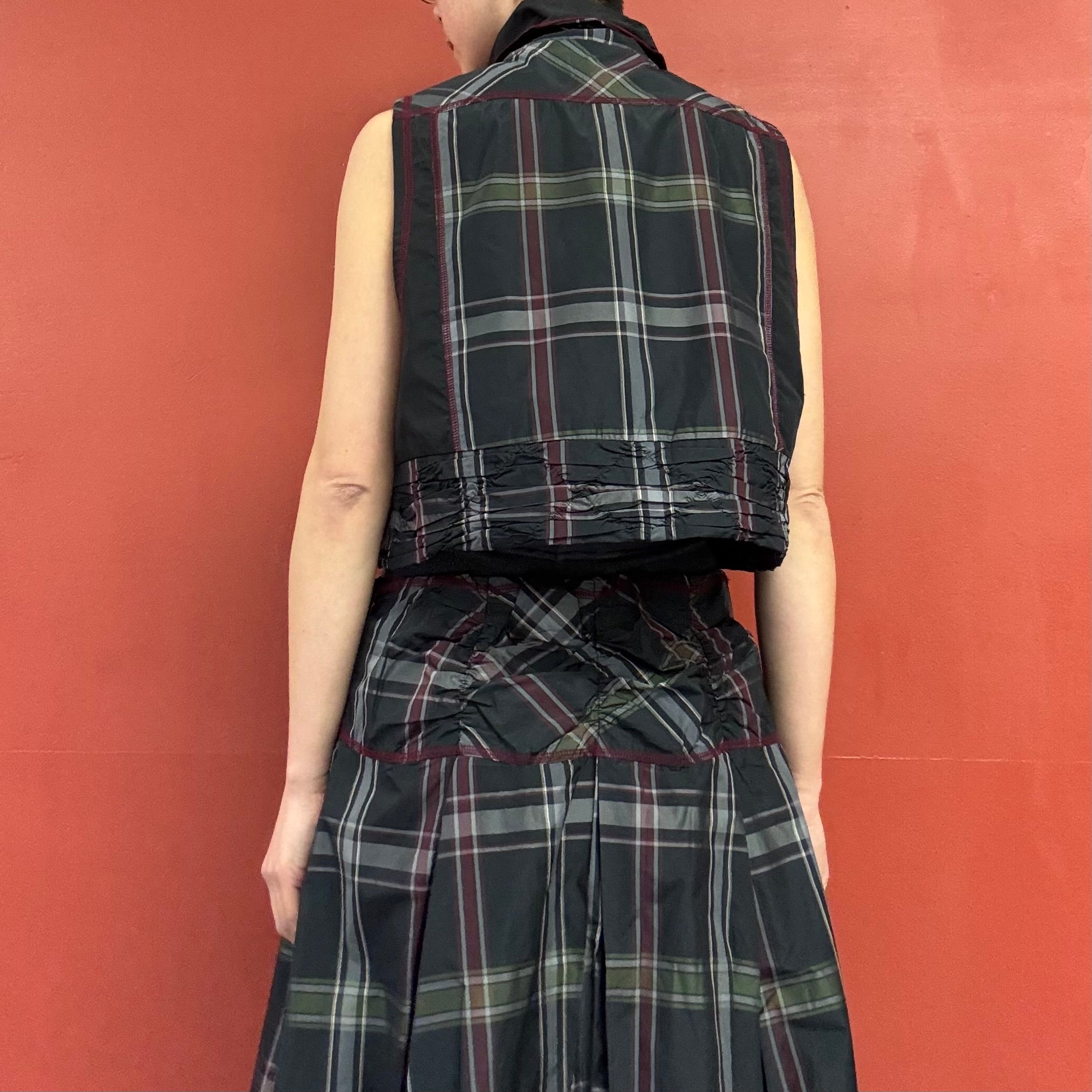 90s00s taffeta cropped vest