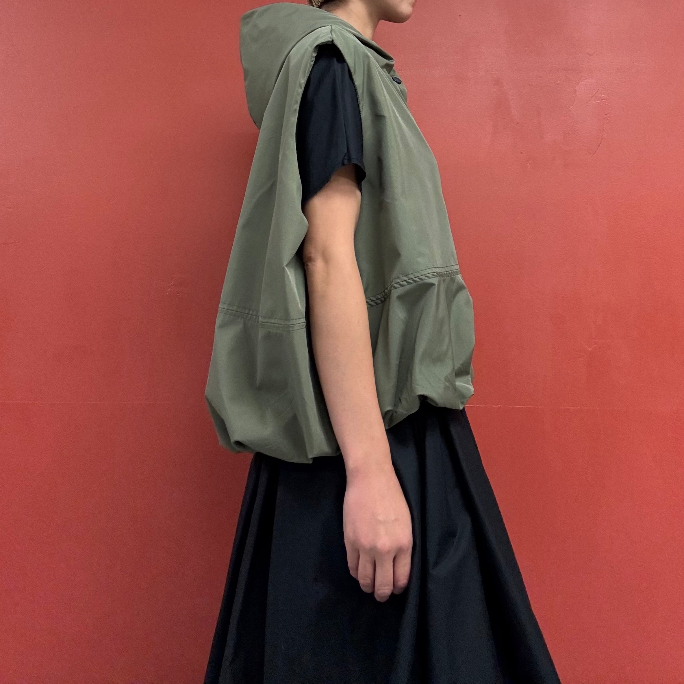 Bubble hem vest