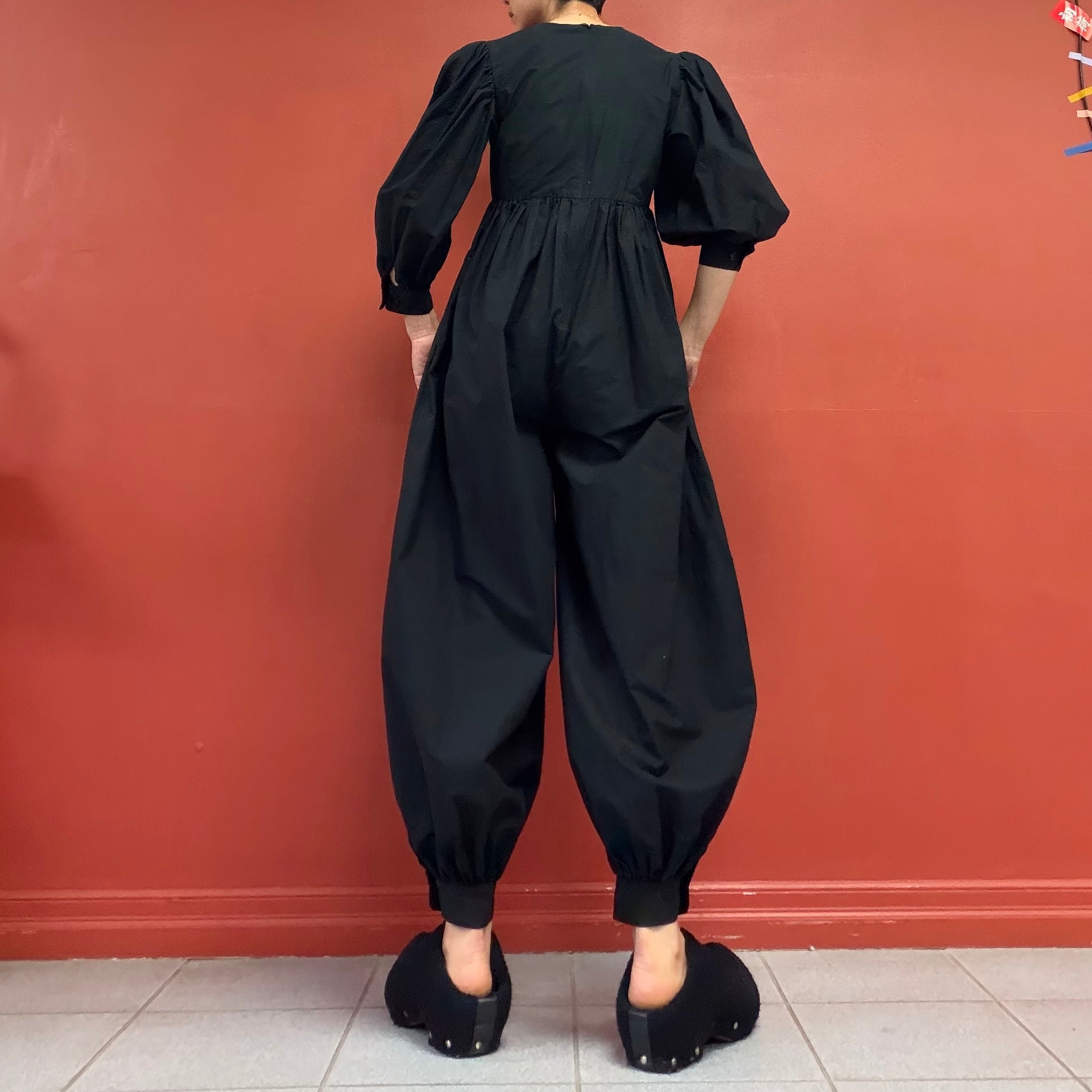 Jumpsuit with puffy sleeves