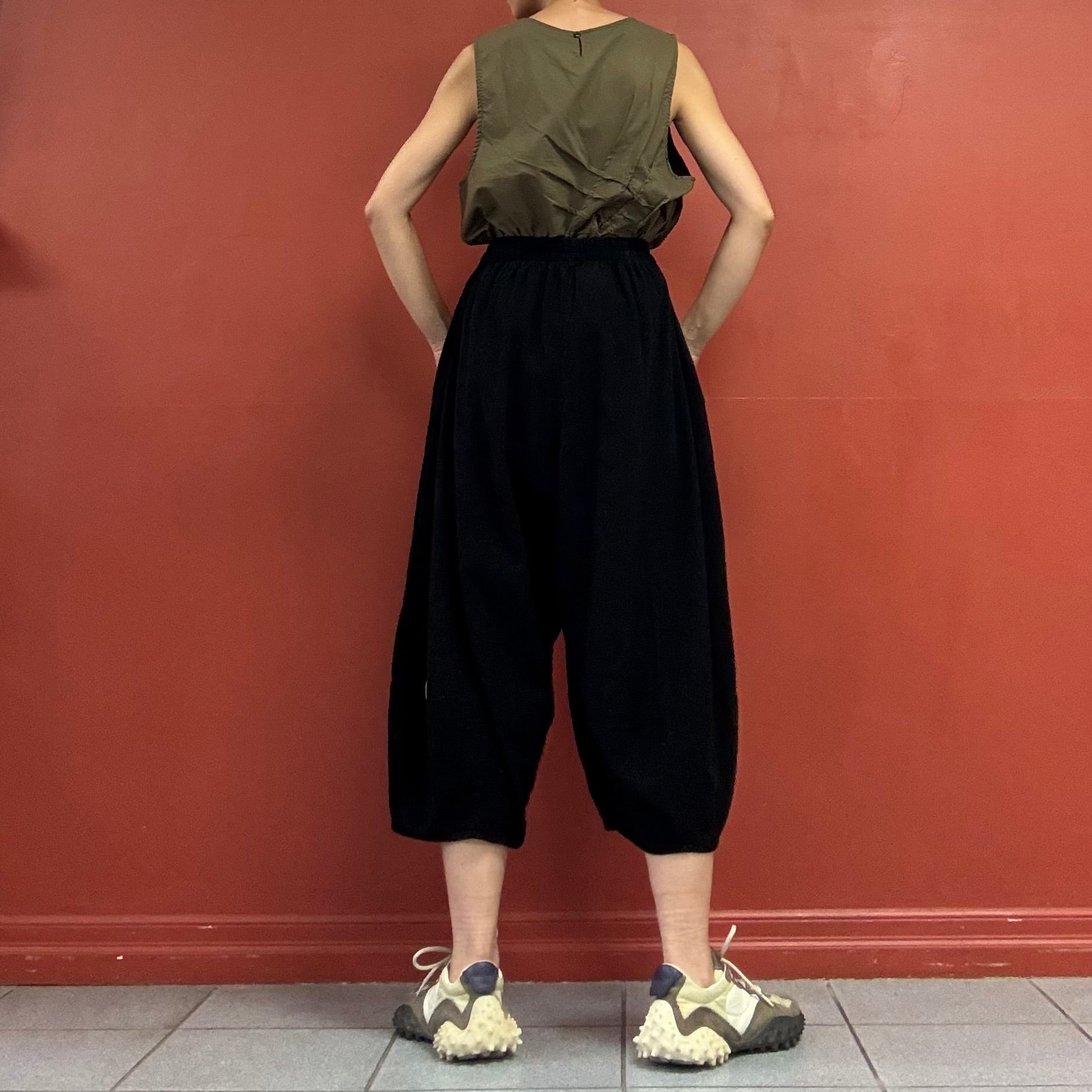 Wide cropped pants
