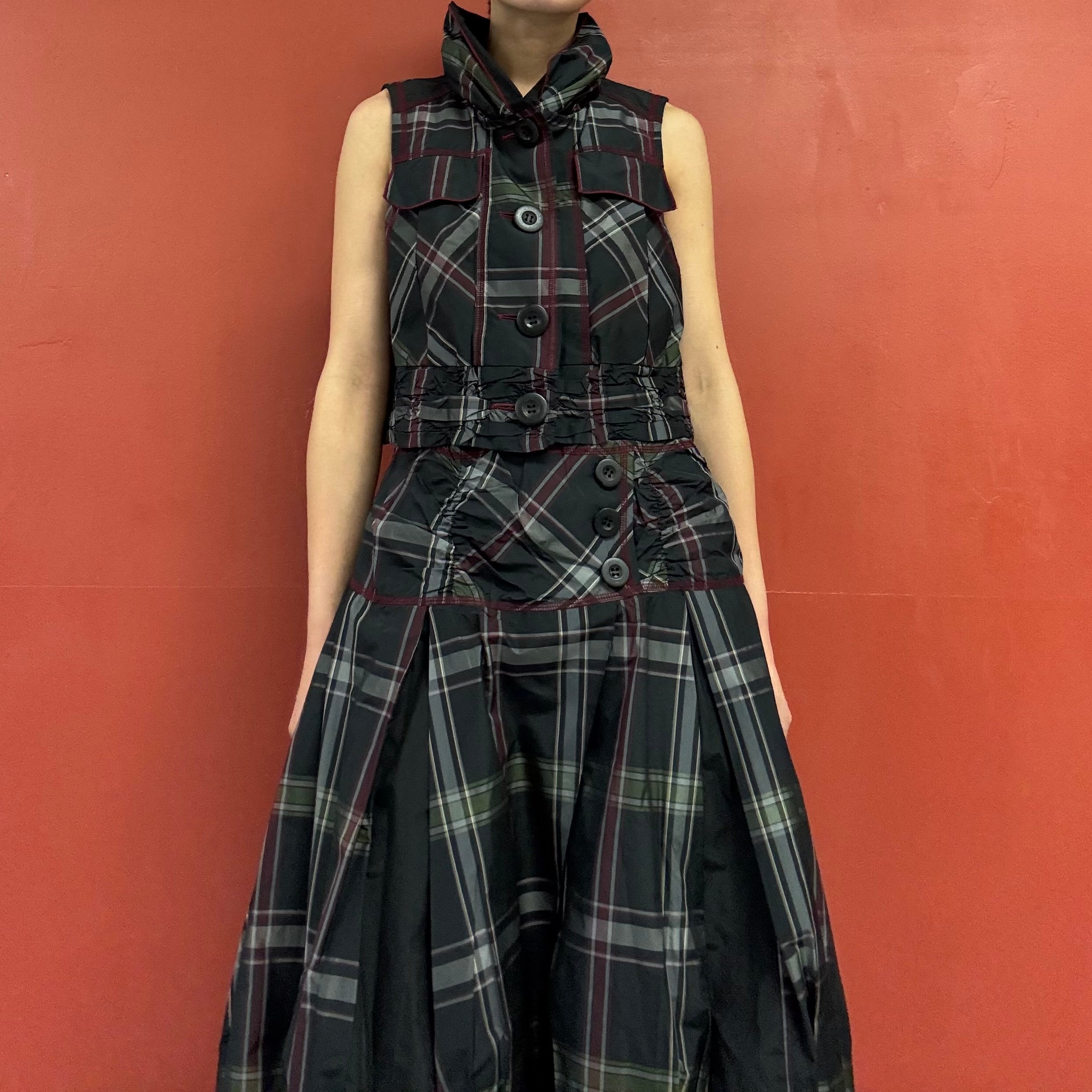 90s00s taffeta cropped vest