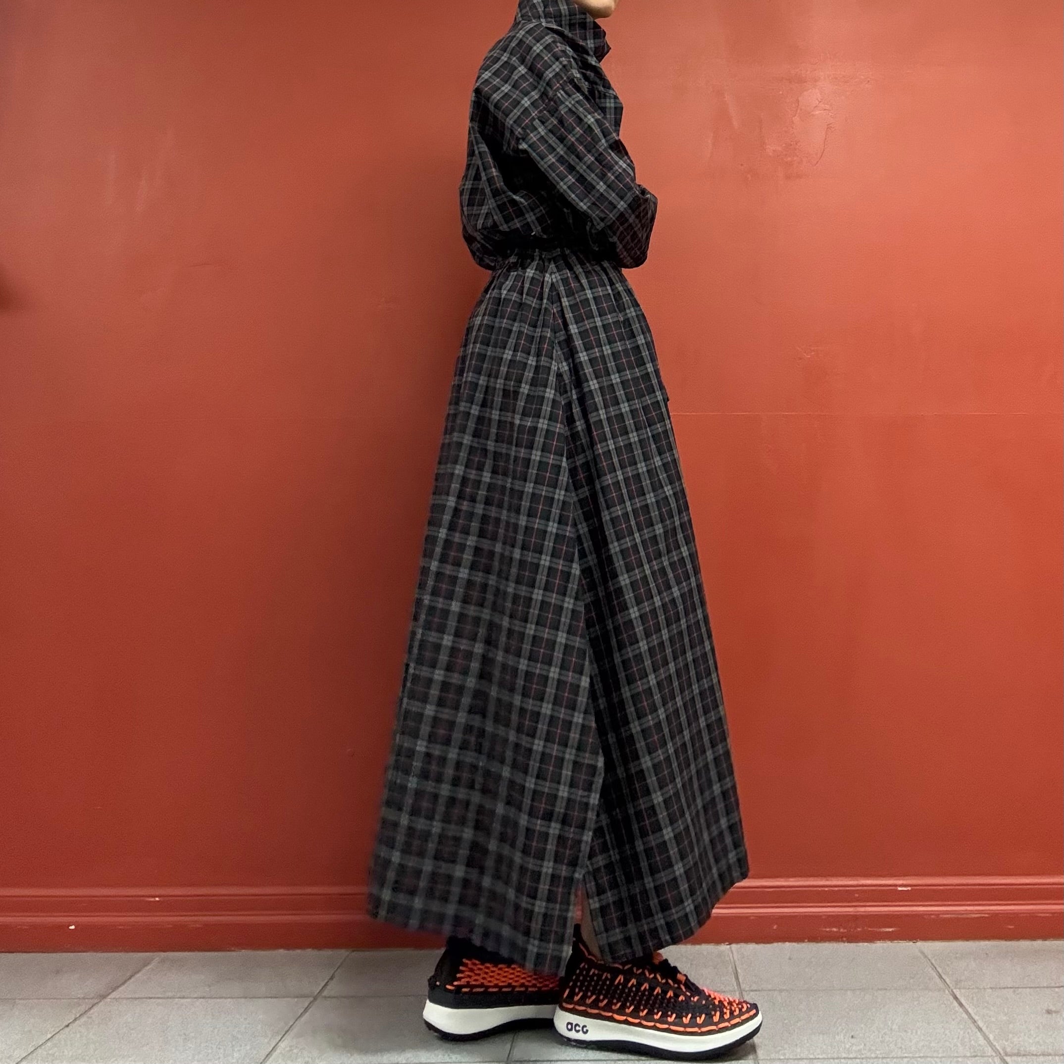 bi:-eks Side Slits Skirt