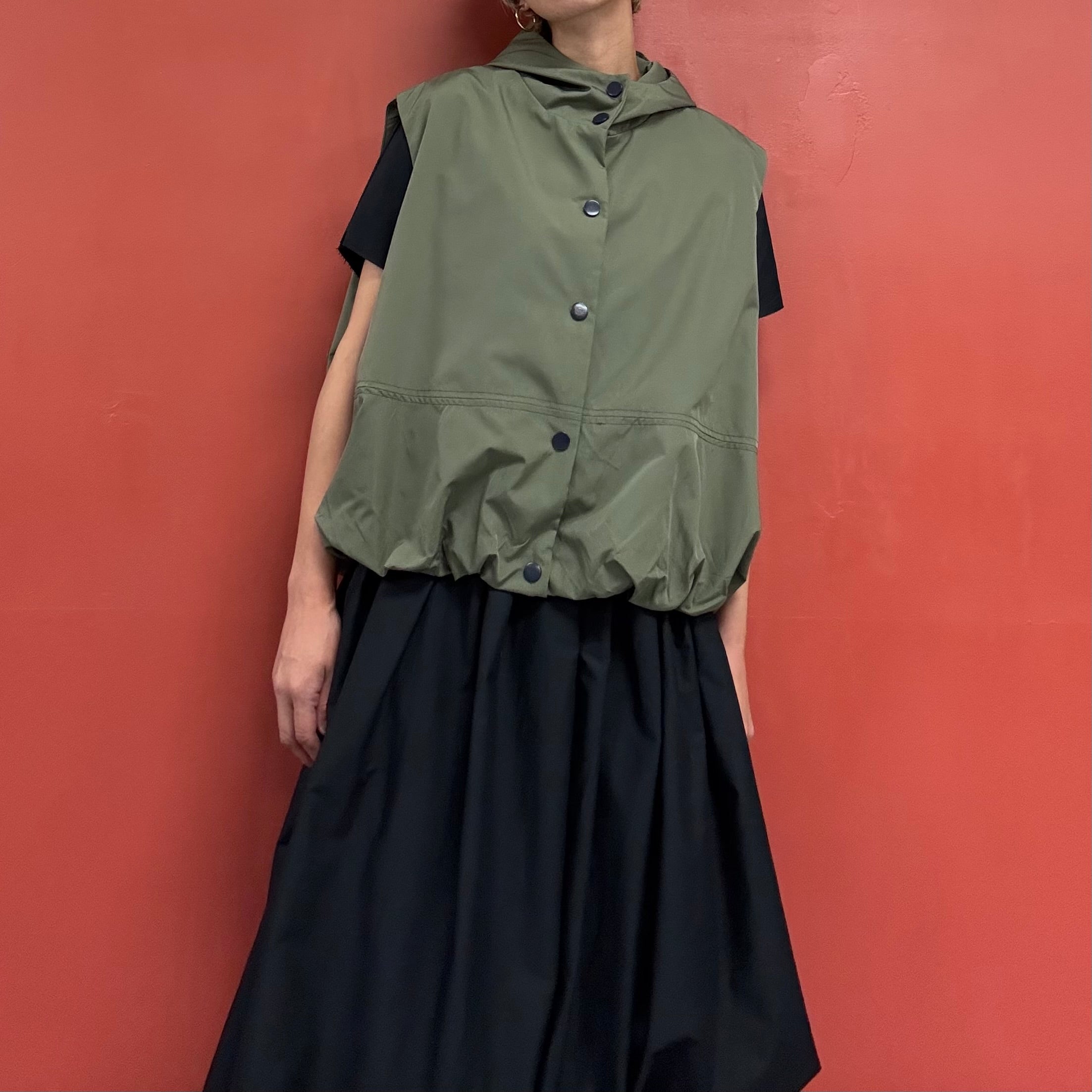 Bubble hem vest