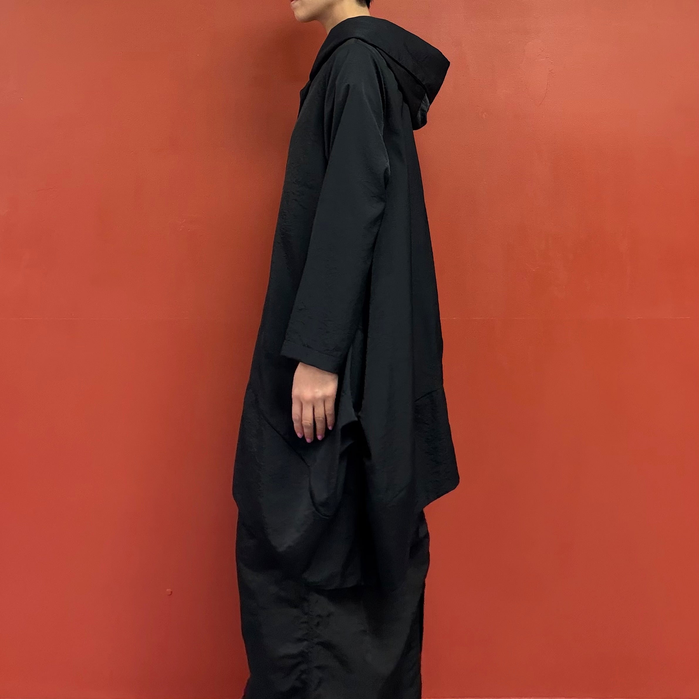 Oval silhouette jacket