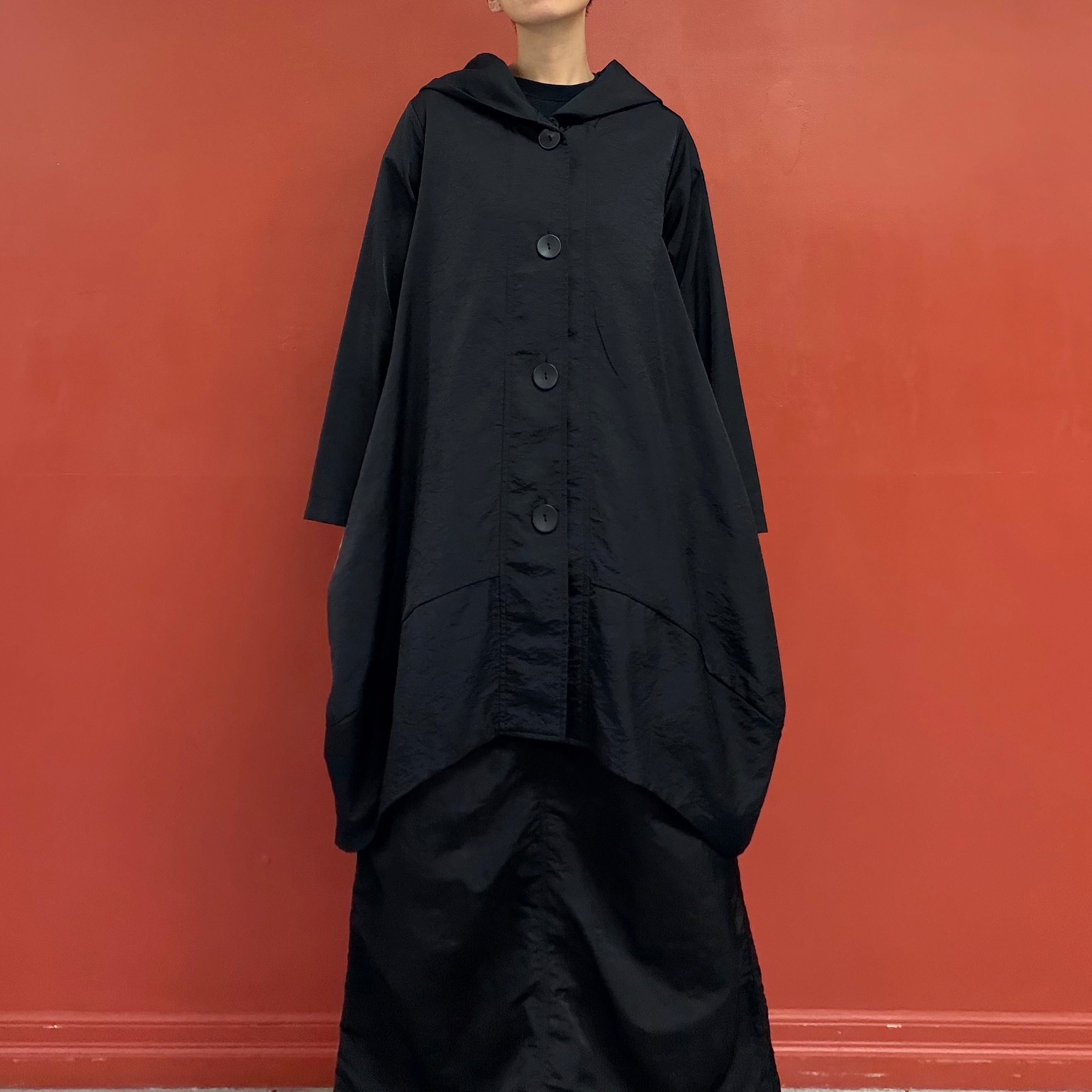 Oval silhouette jacket