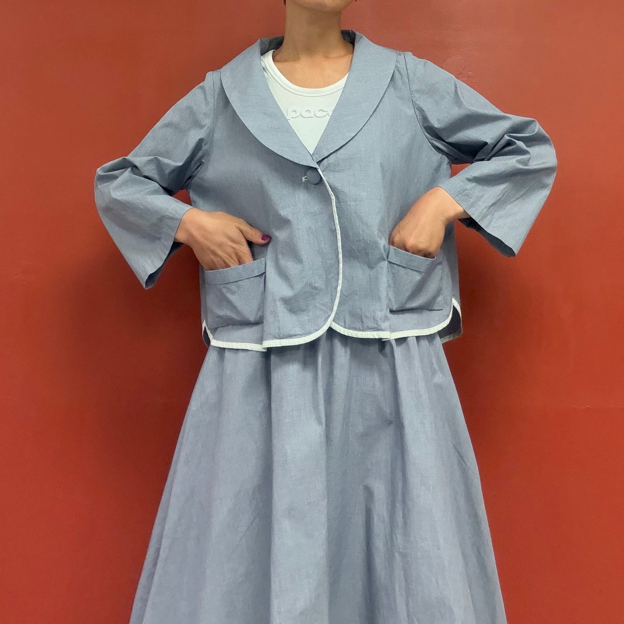Kazuko Kitamura take off shawl collar jacket