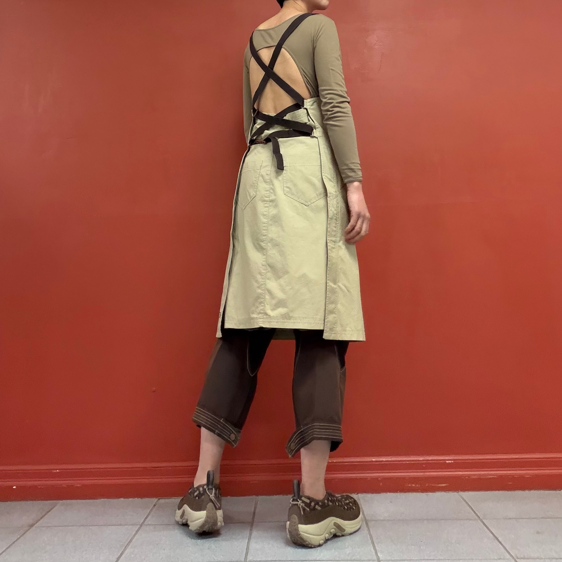 BA-TSU CLUB Cross-Back Utility Apron Skirt