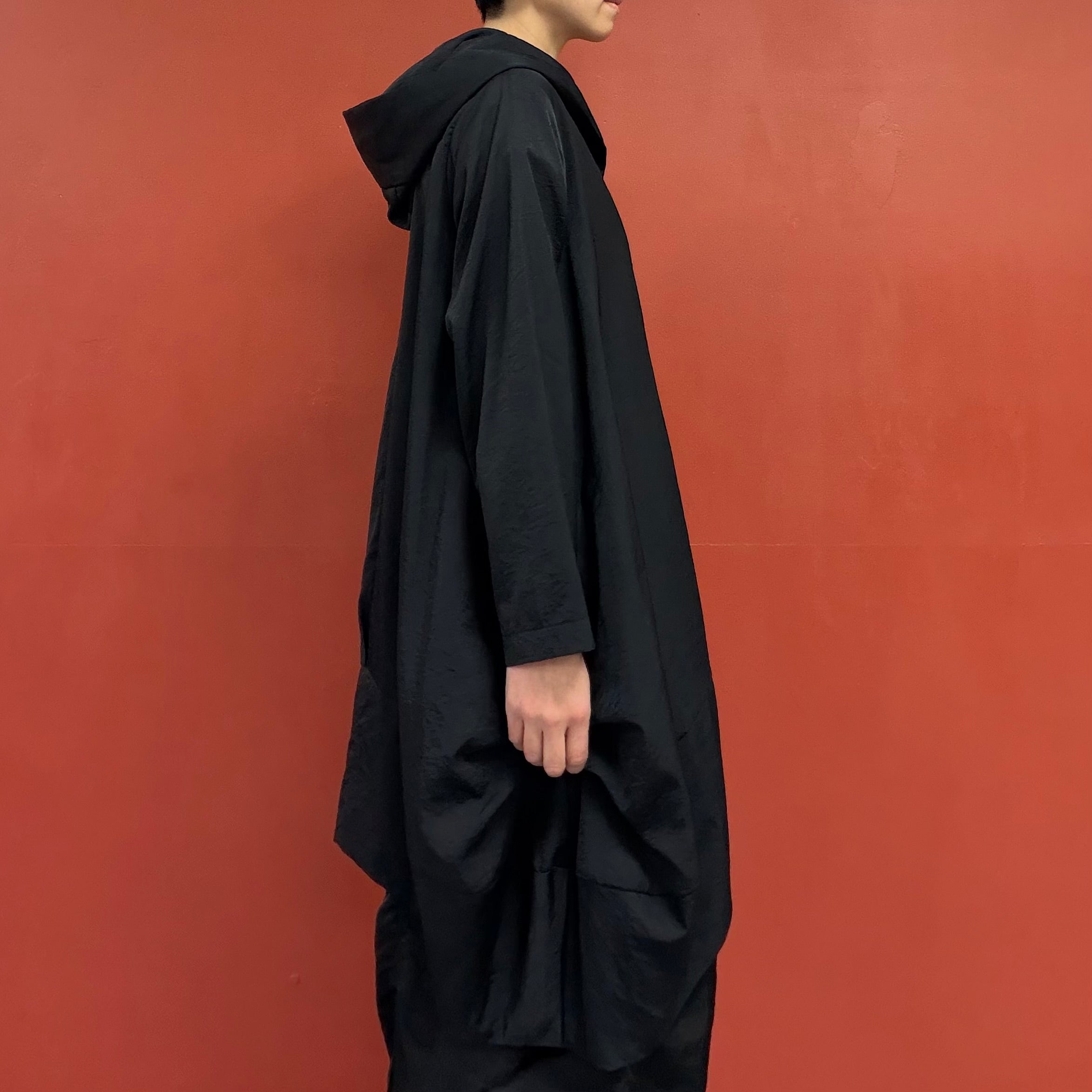 Oval silhouette jacket