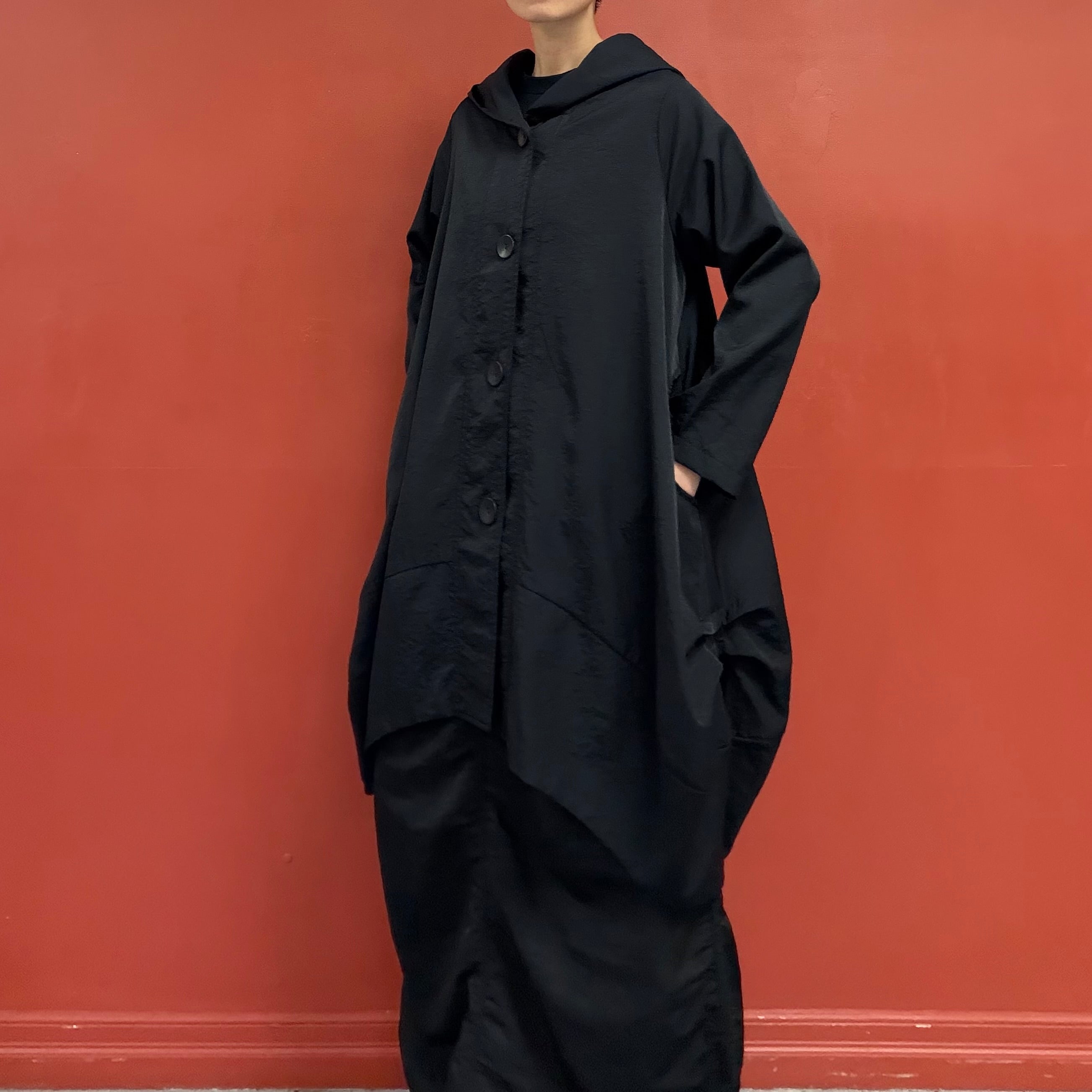 Oval silhouette jacket