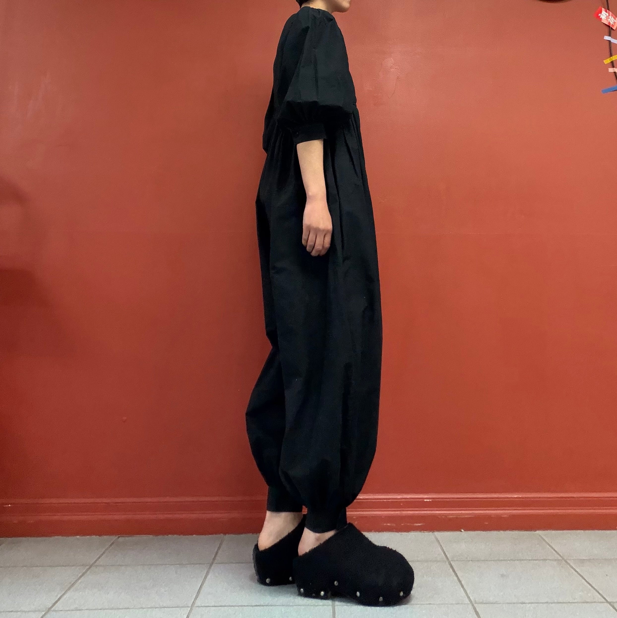 Jumpsuit with puffy sleeves