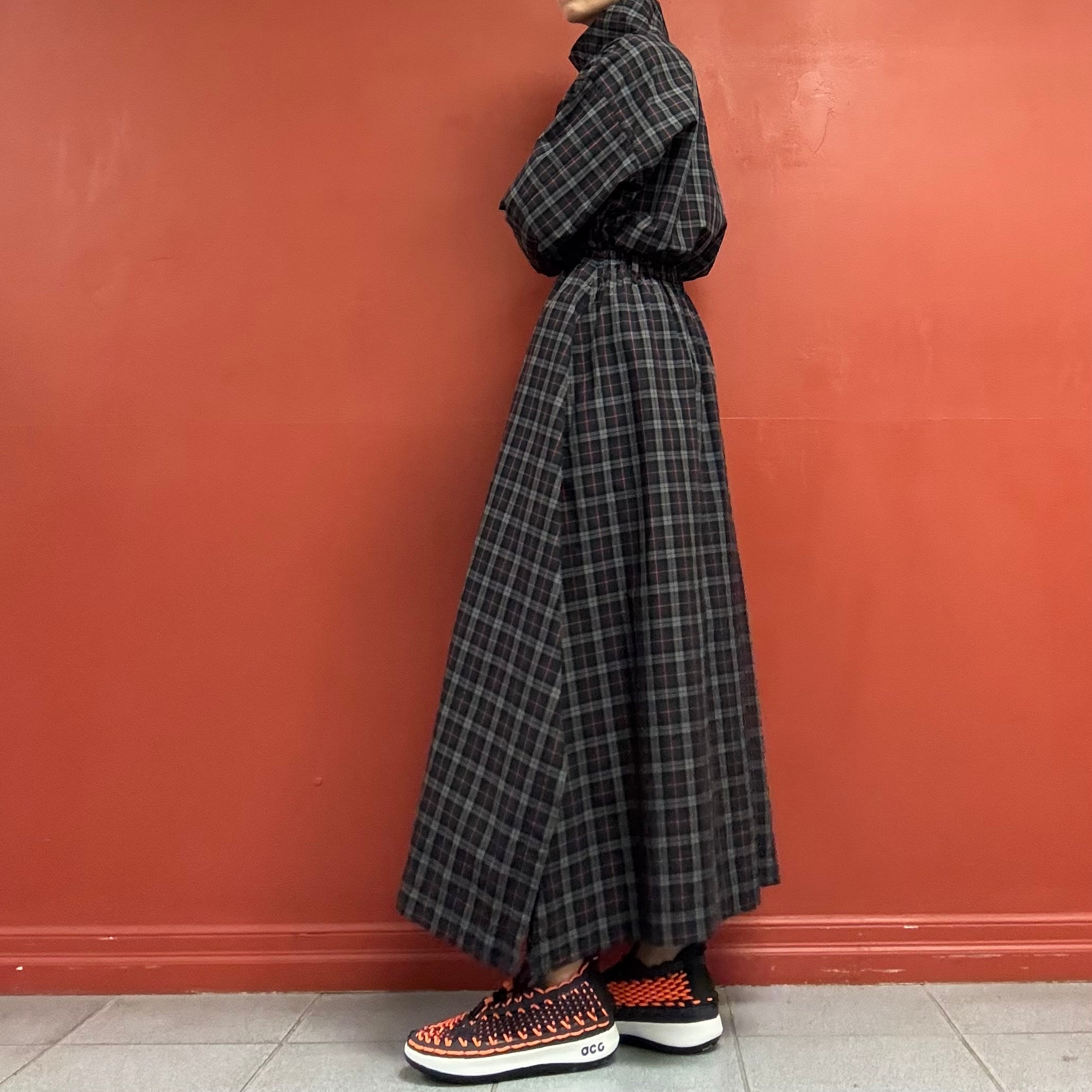 bi:-eks Side Slits Skirt