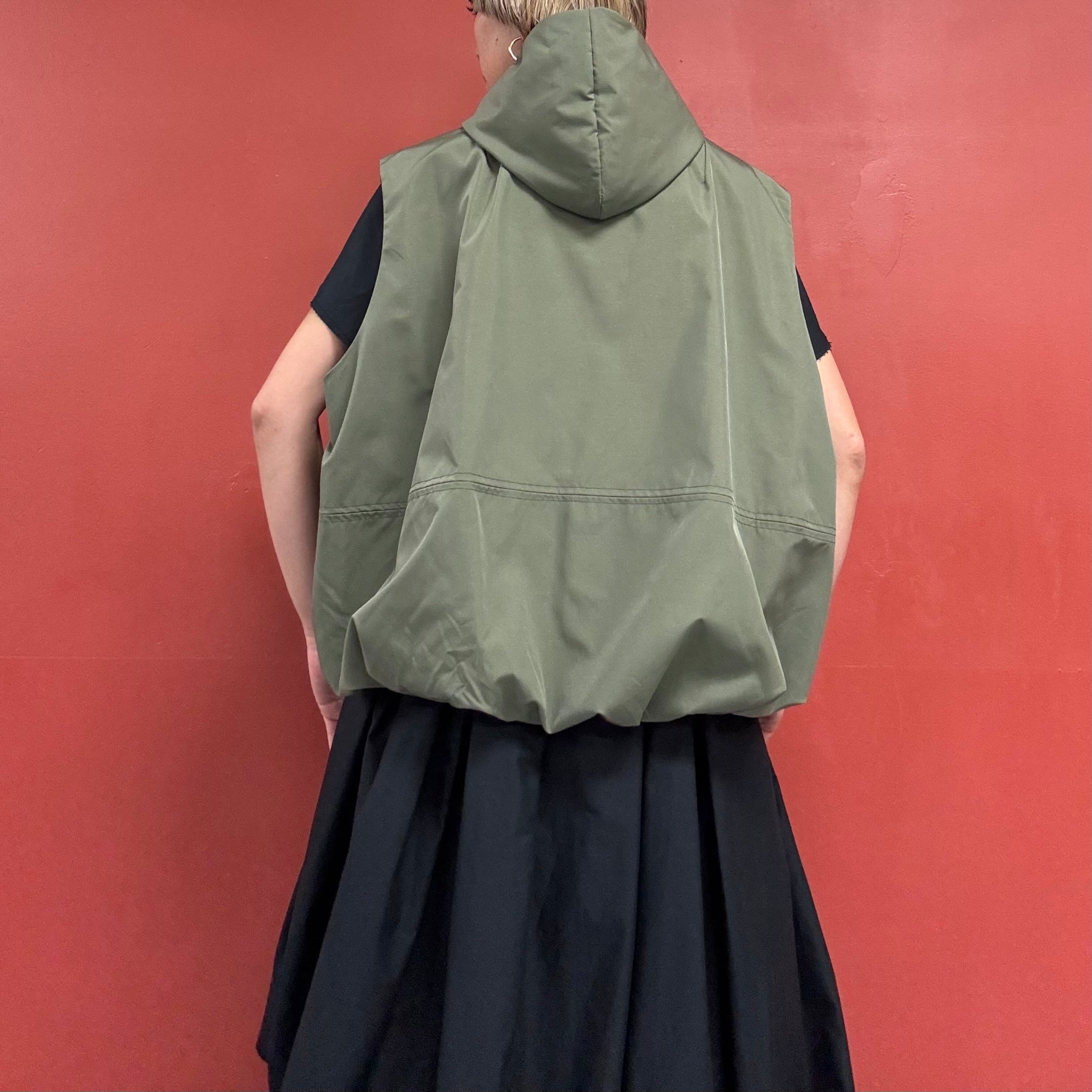 Bubble hem vest